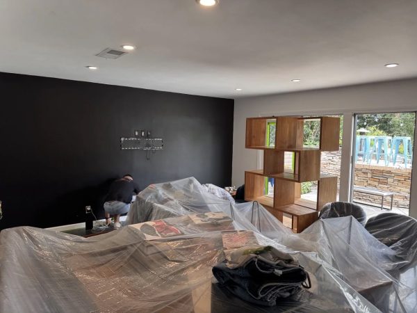 Living room black to white wall painting – photo № 1