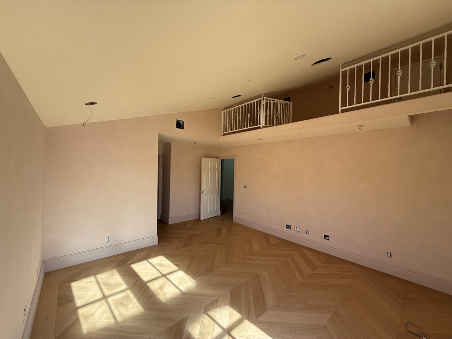 Limewash Painting – photo № 3