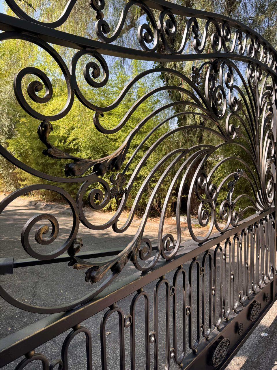 Metal fence rust restoration and painting – photo № 6