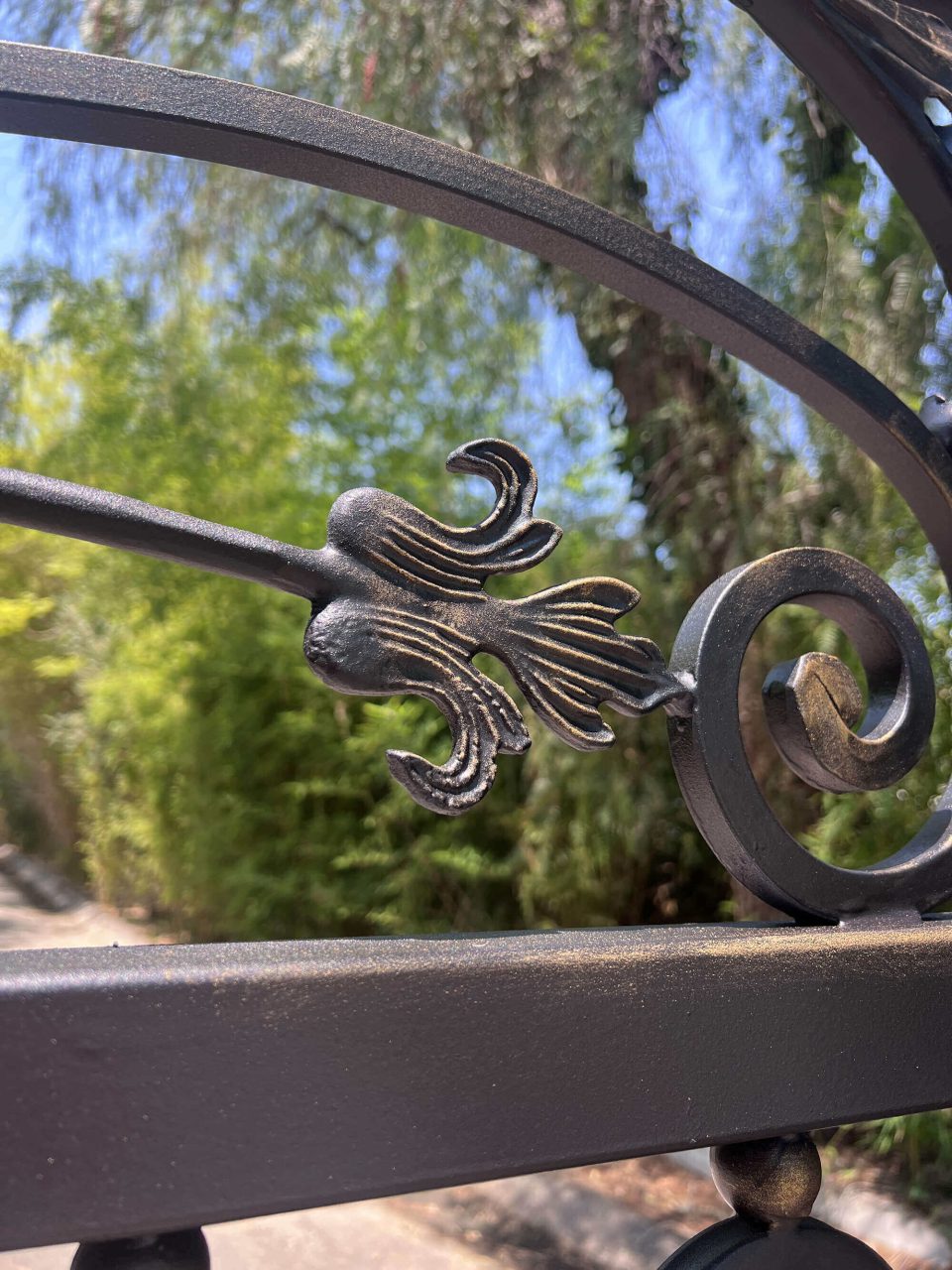 Metal fence rust restoration and painting – photo № 7