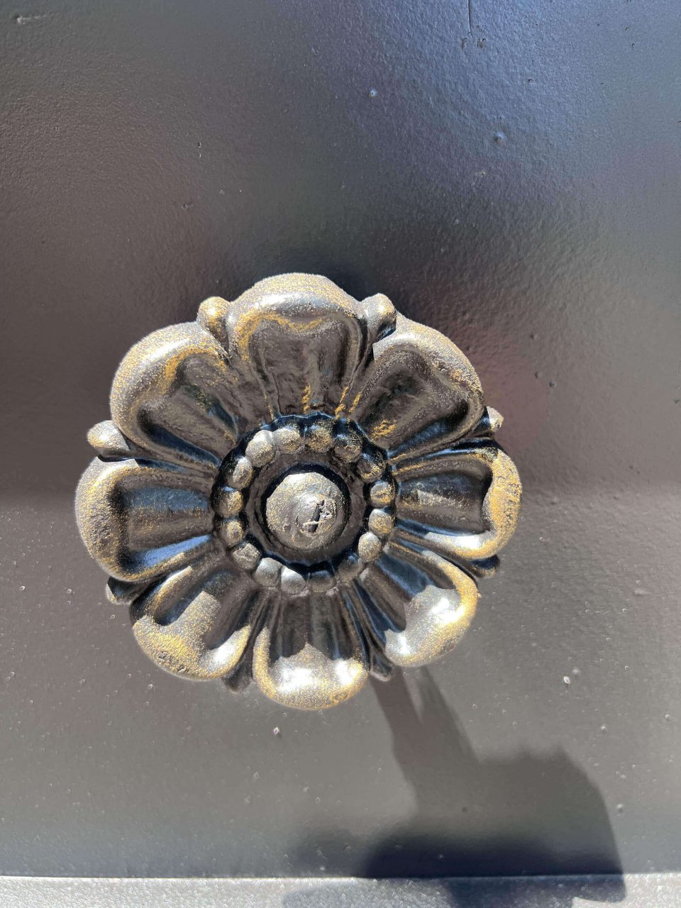 Metal fence rust restoration and painting – photo № 9